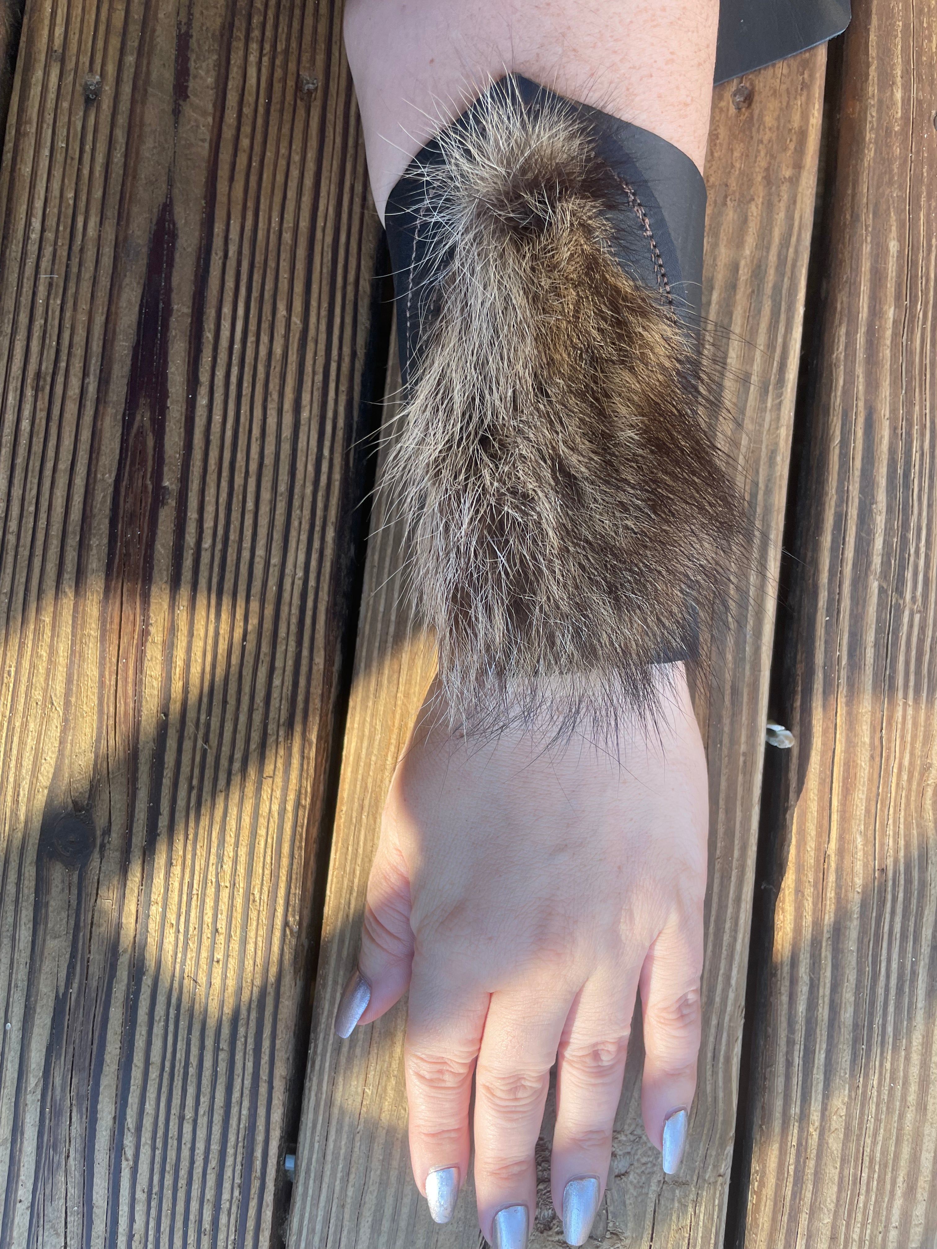 Women’s armor(bracer)