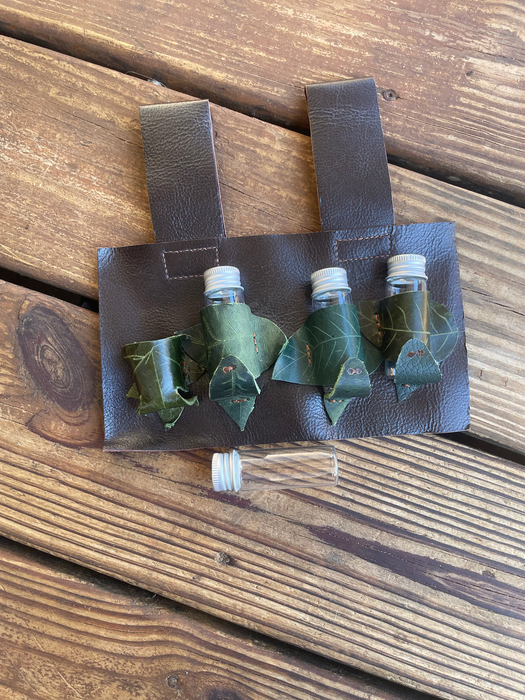 Leaf Bottle Holder